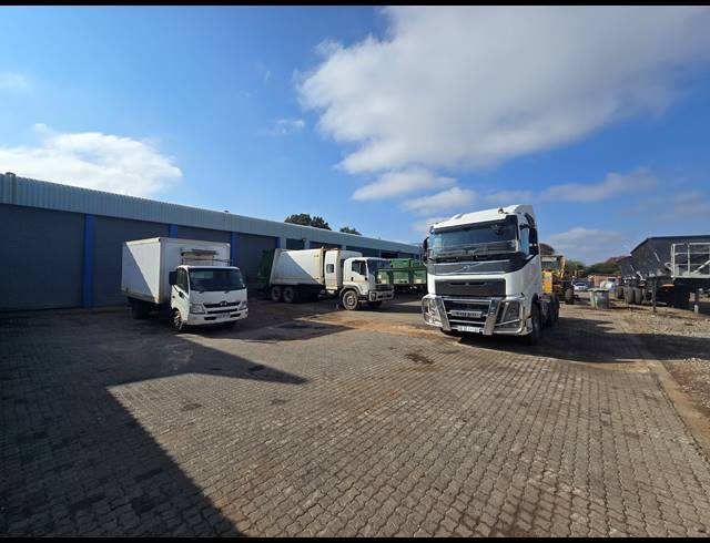 1,900M² FACTORY TO LET IN MOREHILL